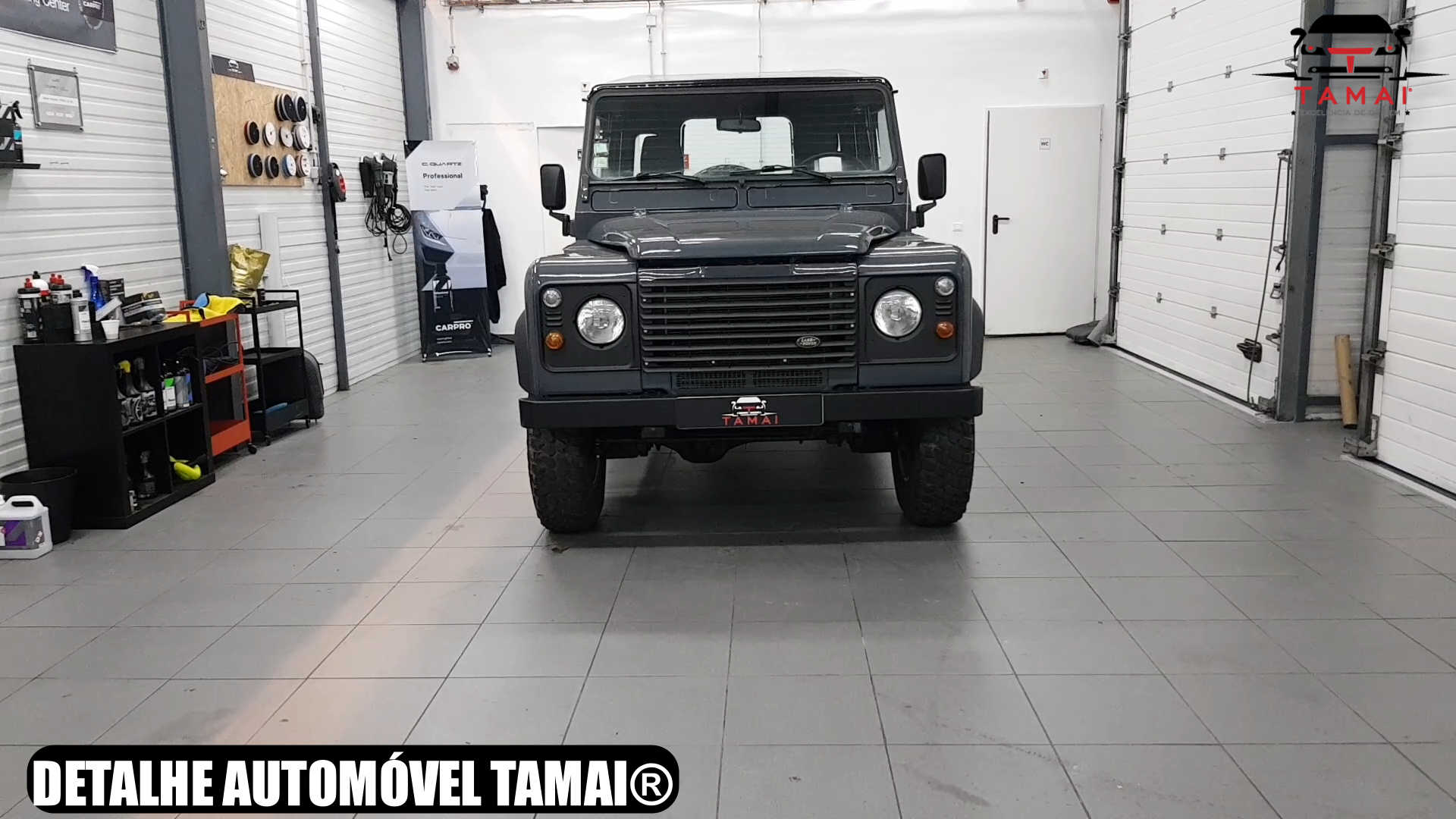 Detalhe automóvel Land Rover Defender