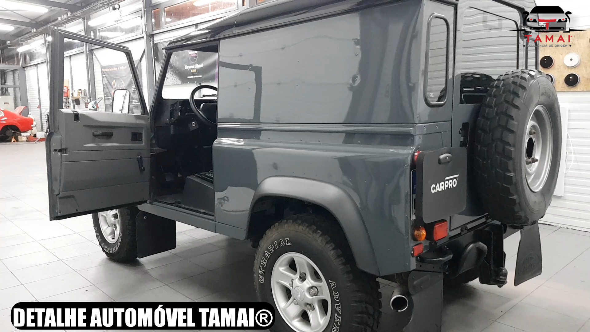 Detalhe automóvel Land Rover Defender